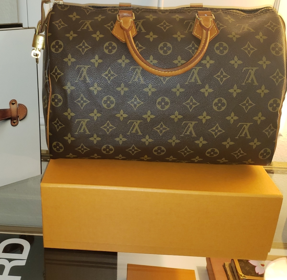 Authentic Louis Vuitton Speedy 35